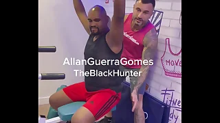 Fui dar aula de preparo físico para artes marciais (luta) para meu aluno safado e acabou na sauna
